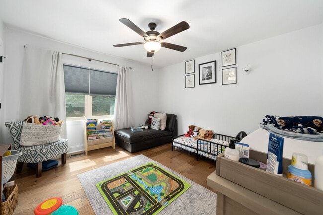Building Photo - Home for rent in Homewood
