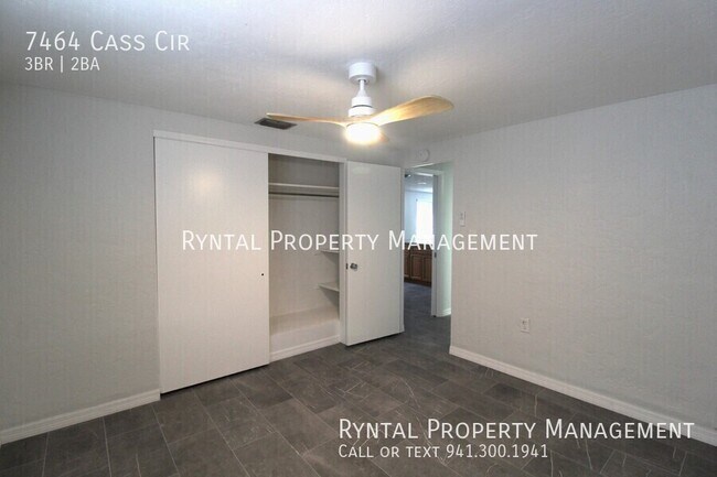 Building Photo - 7464 Cass Cir