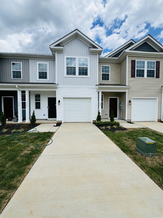 Building Photo - Brand New built townhome in a new communit...