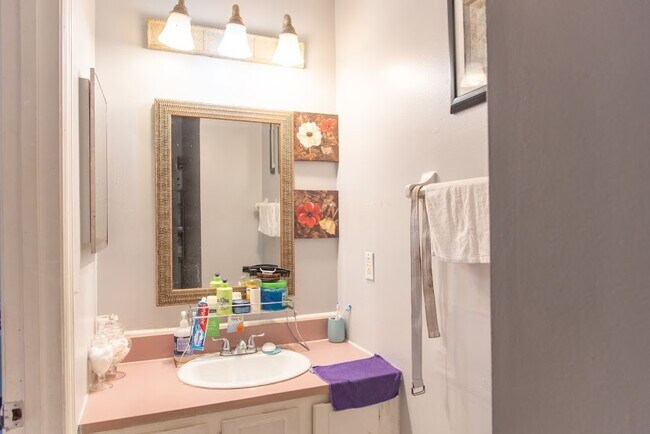 Building Photo - 5155 Picadilly Circus Ct