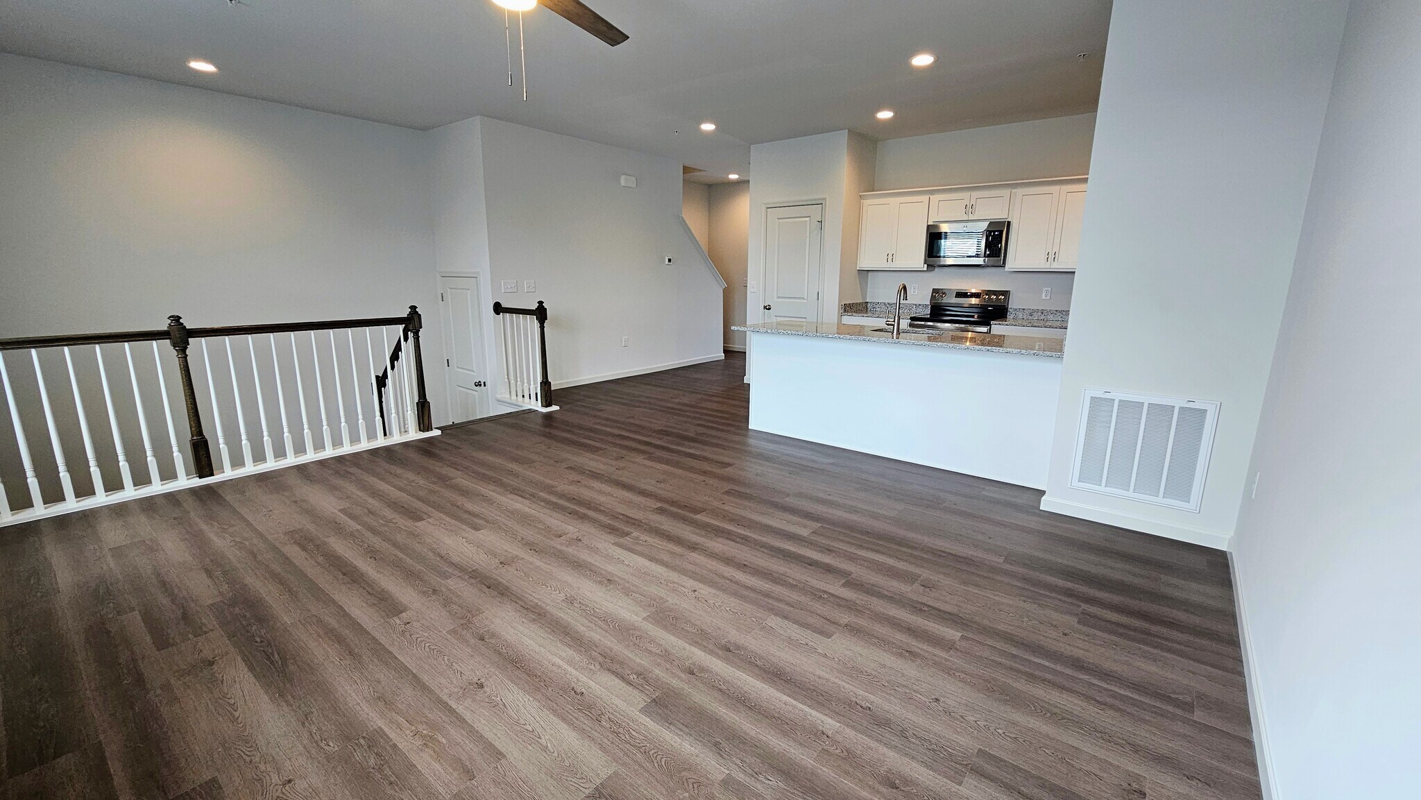 Building Photo - 61 N Conifer Dr