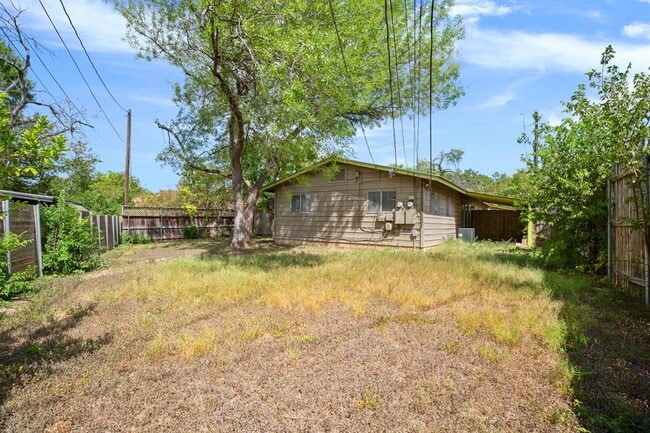 Building Photo - 2021 Wheless Ln