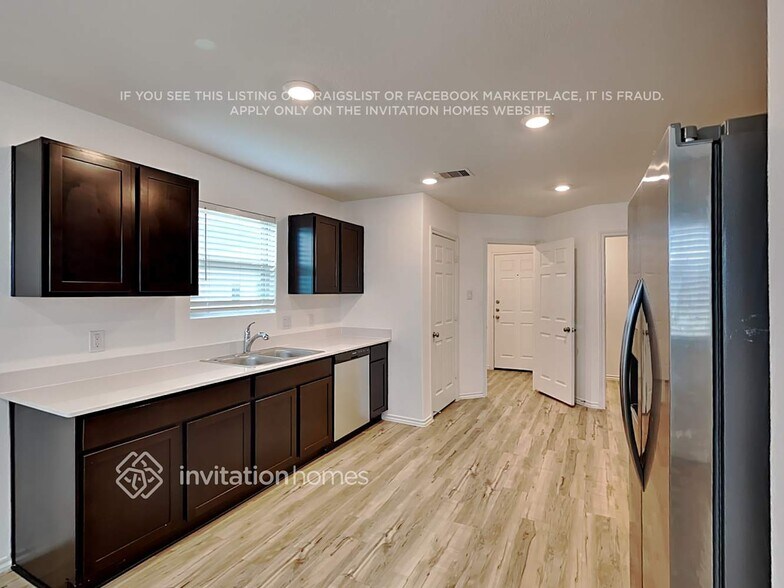 Building Photo - 24139 Mustang Run Dr