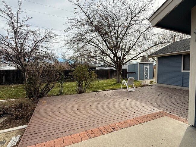 Building Photo - Beautiful expansive home for lease