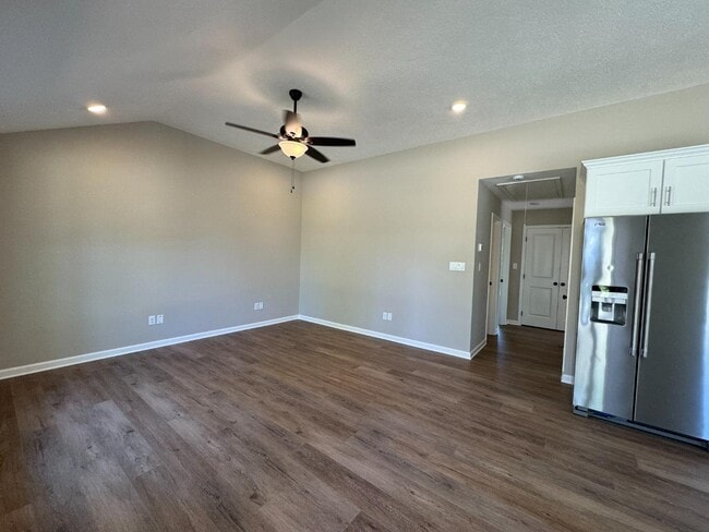 Building Photo - 147 Whitley Ave