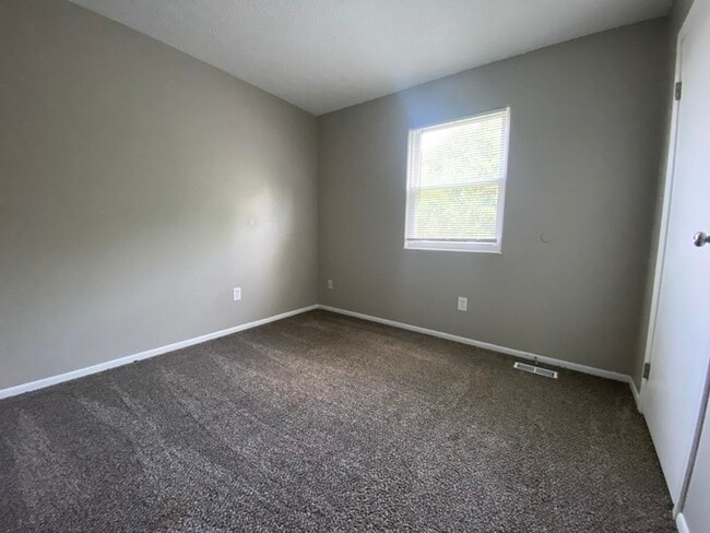 Building Photo - 2 bedroom townhome in Dublin Schools