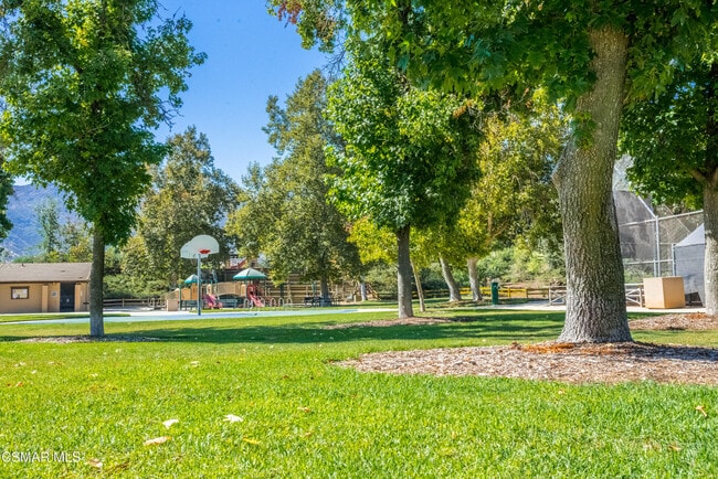 Building Photo - 5627 Middle Crest Dr