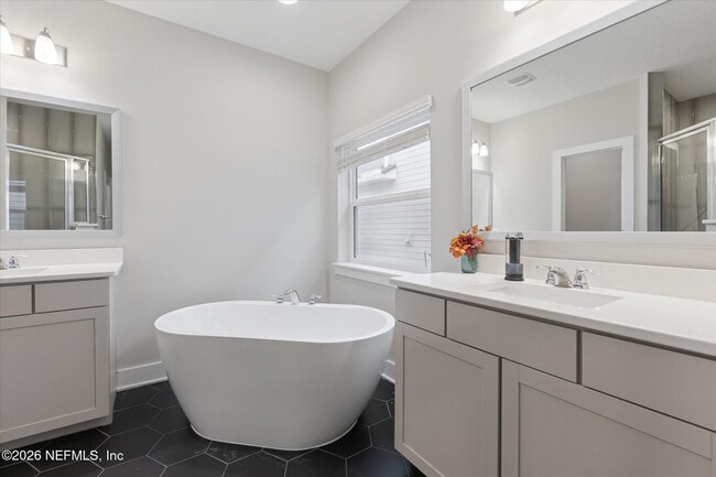 Building Photo - 75470 Sunberry Dr