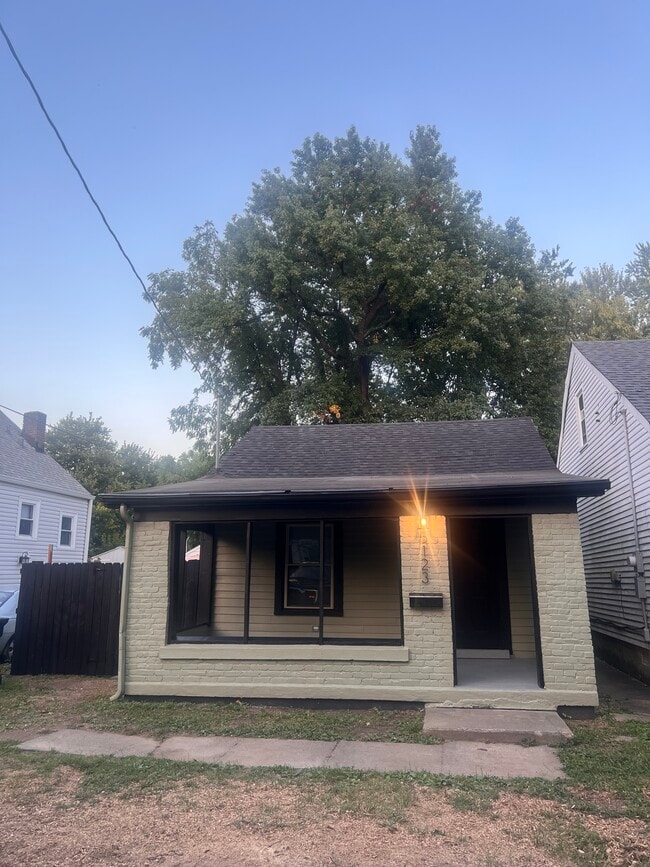 Building Photo - 5123 Reed Ave