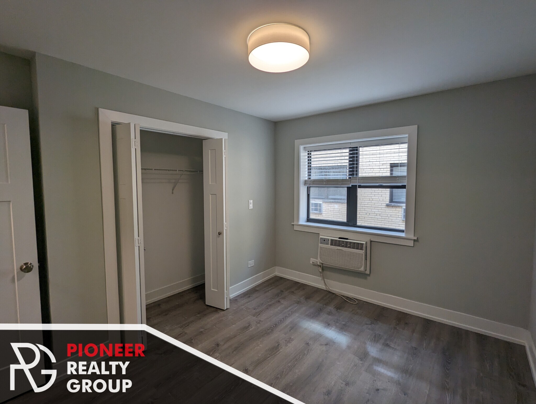 Building Photo - 503 W Barry Ave