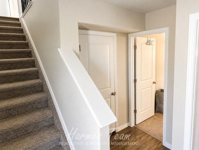 Building Photo - Beautiful 2 Bed Home | 2-Car Garage | Large Kitchen Island | Mountain Views