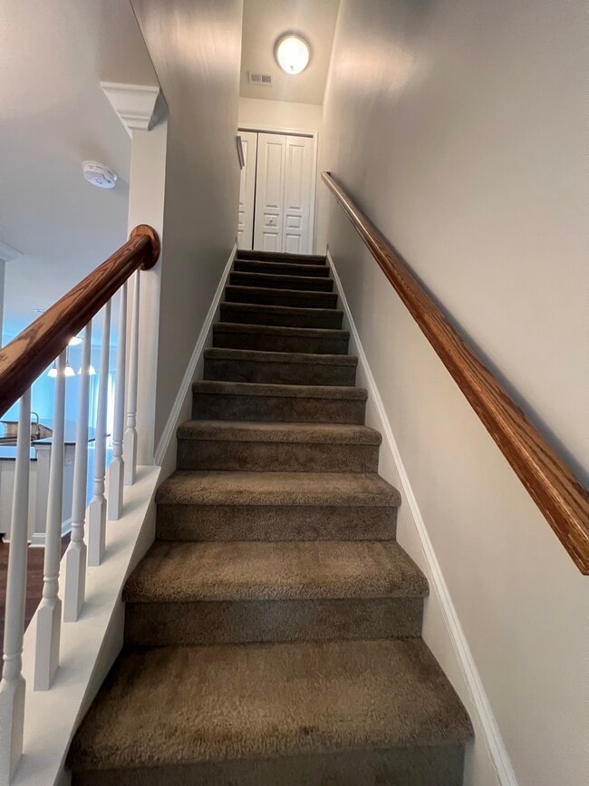 Building Photo - 229 Misty Knoll Ln