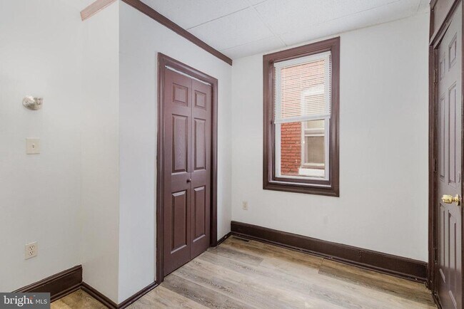 Building Photo - 1353 Howard St