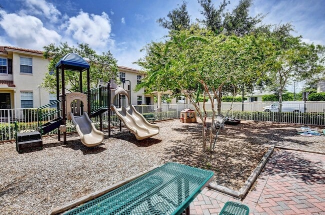 Building Photo - 1019 W Longport Cir