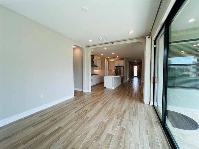 Building Photo - 4567 Tivoli Dr