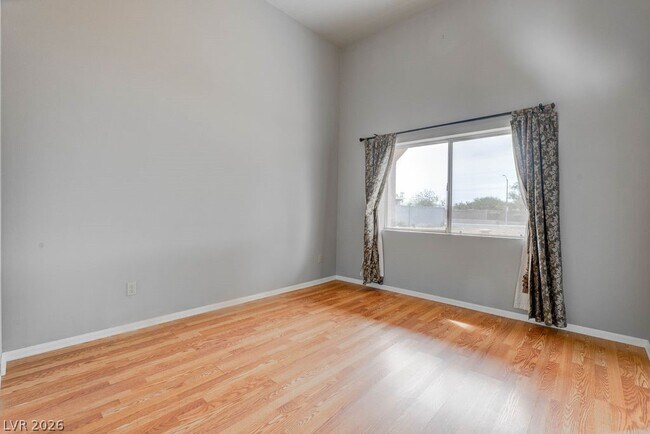 Building Photo - 4880 Dorrell Ln