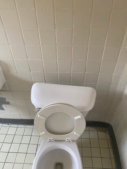 Building Photo - 5134 Caniff Ave