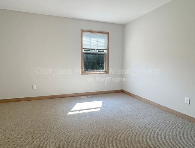 Building Photo - 17416 Hickory St