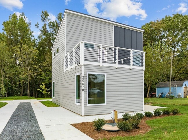 Building Photo - Gorgeous New Construction near Downtown Durham, Premium Finishes - Pet Friendly!