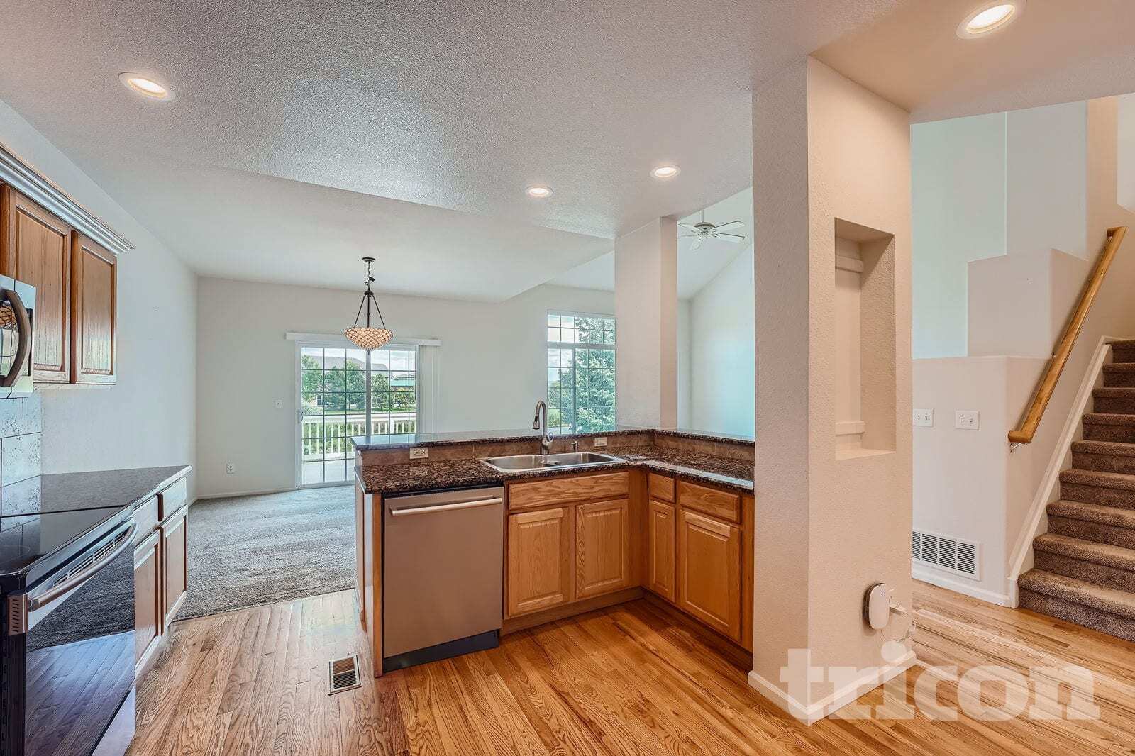 Building Photo - 8566 S Lewis Way