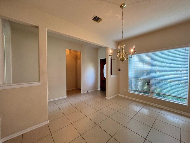 Building Photo - 14851 Fir Knoll Way