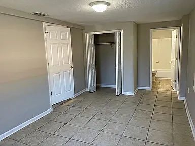 Building Photo - 4028 Loys Dr