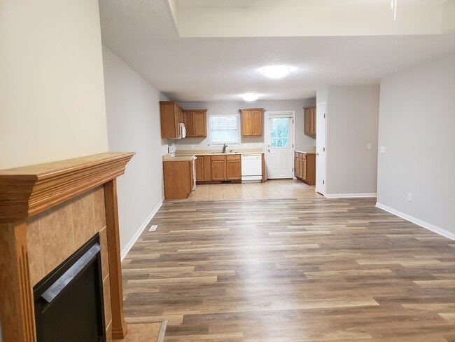Building Photo - South East Springfield - Southern Hills Ho...