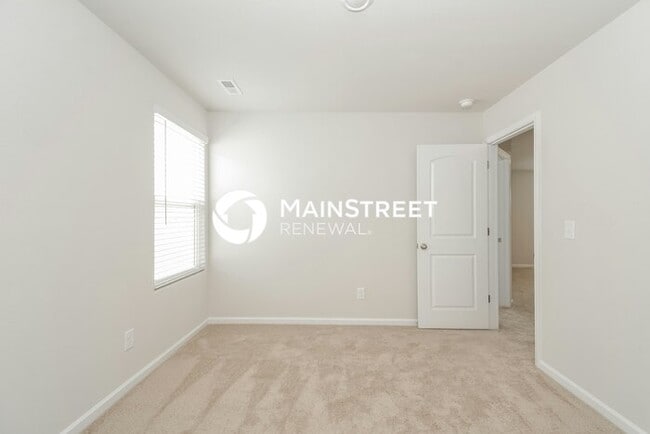 Building Photo - 3 Bedroom Pet-Friendly Home in Zebulon, NC with Main Street Renewal