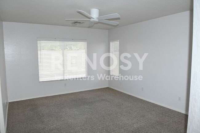 Building Photo - Ideal 3 Br 2 Ba 2 Cg Home Near Loop 303 & Greenway in Surprise!