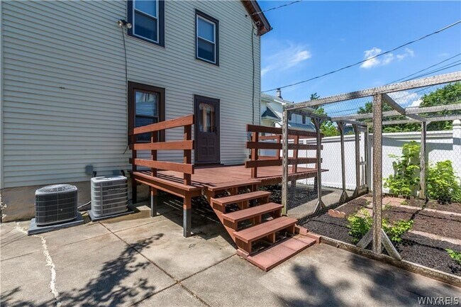 Building Photo - 237 North Park Ave