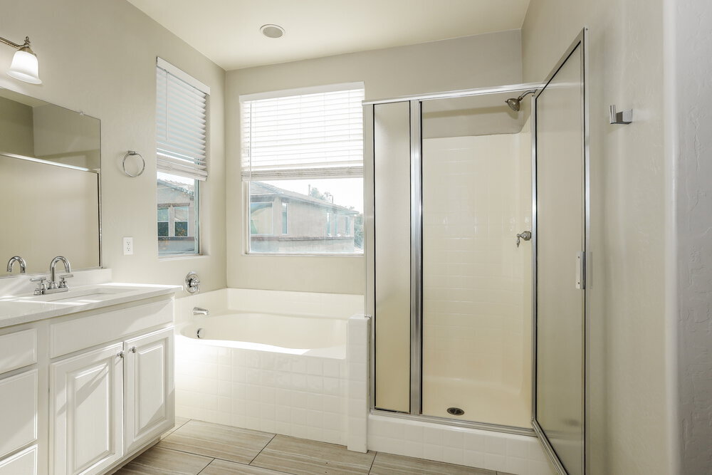 Building Photo - 1303 E Julian Dr