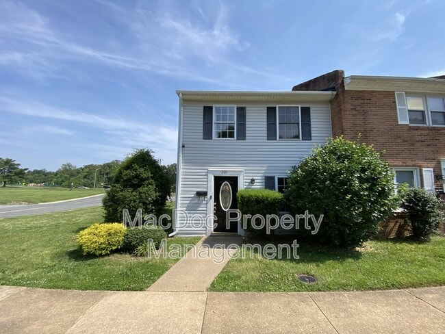 Primary Photo - 200 Brighton Sq