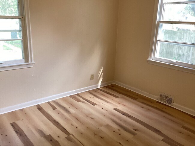 Building Photo - 5260-62 N 28th St