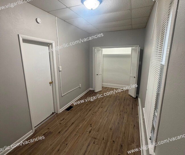 Building Photo - 4856 Magoun Ave