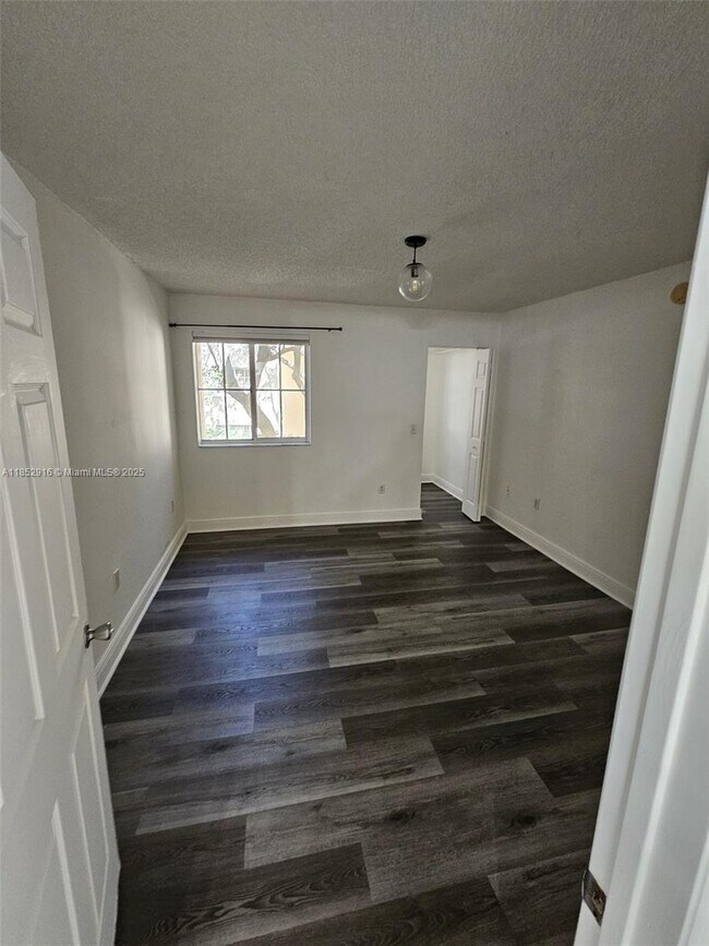 Building Photo - 2451 Centergate Dr