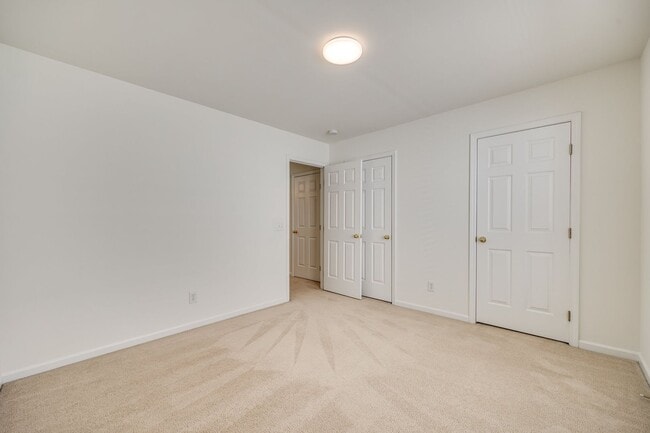 Building Photo - Beautiful 3 bedroom 2.5 bath home in Williams Glenn Community in Charlotte with Primary on the main.