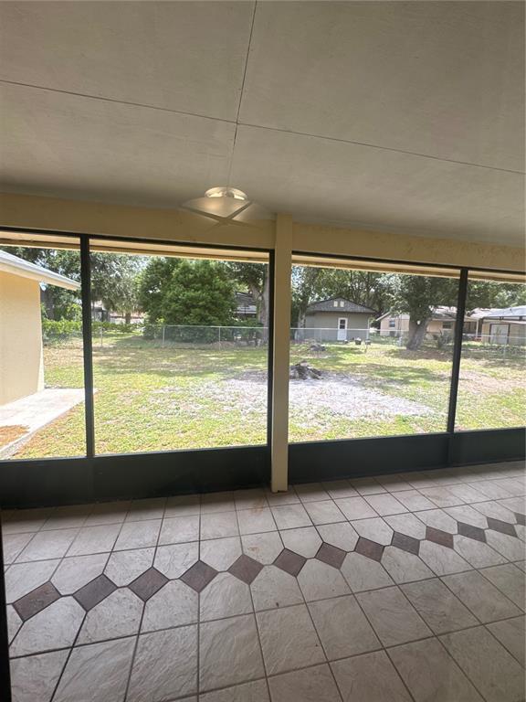 Building Photo - 2329 Pine Tree Ct