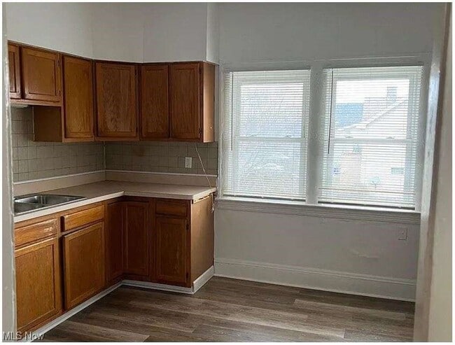 Building Photo - 3594 E 153rd St