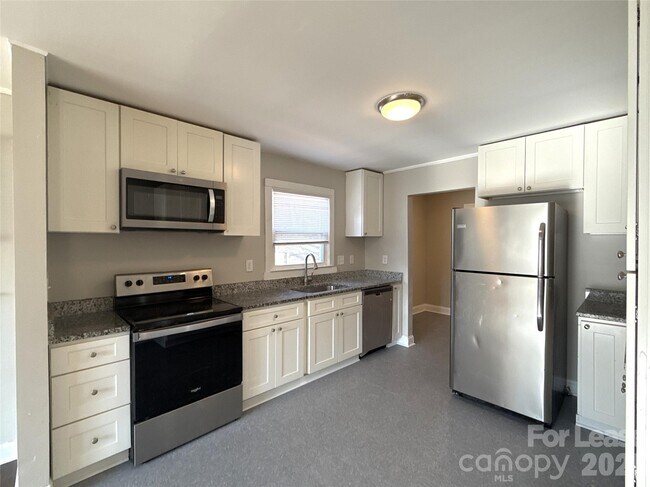 Building Photo - 4152 Blenhein Rd