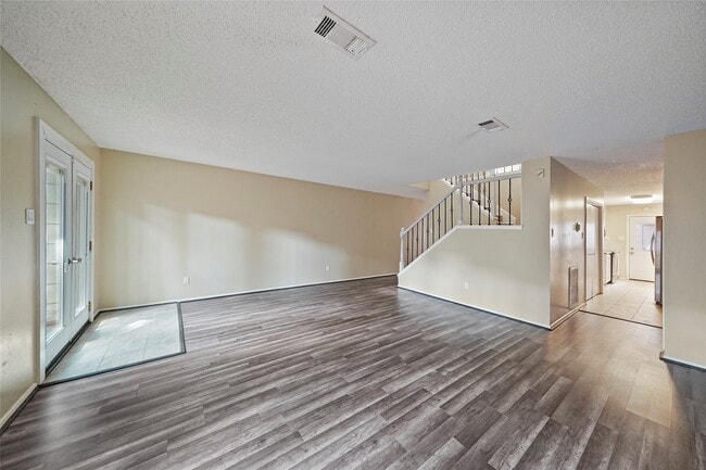 Building Photo - 5836 Sampley Way