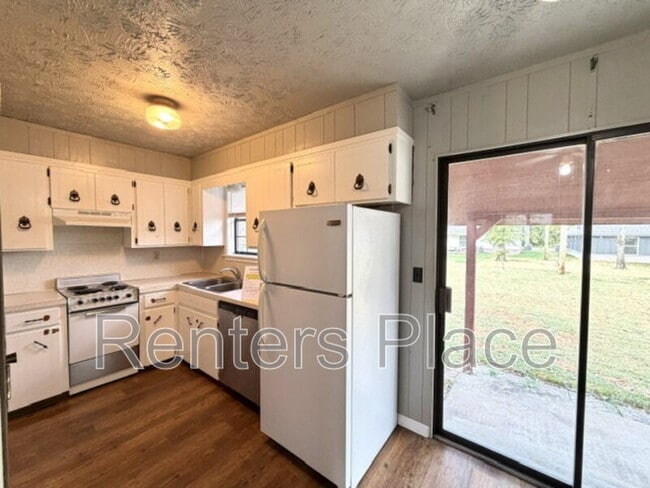 Building Photo - 812 S Adair St