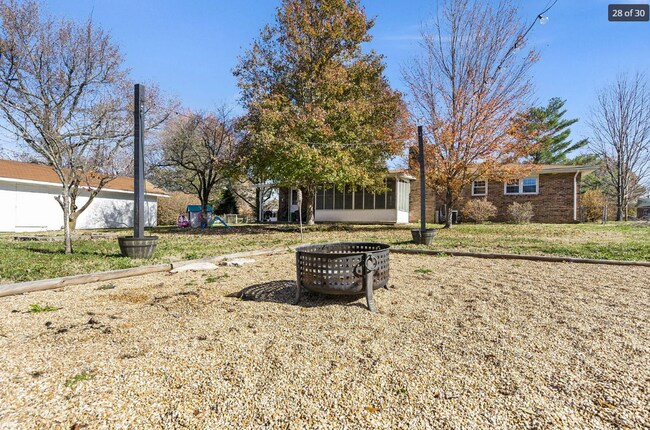Building Photo - 3 Bedroom 2 Bathroom Springfield, MO