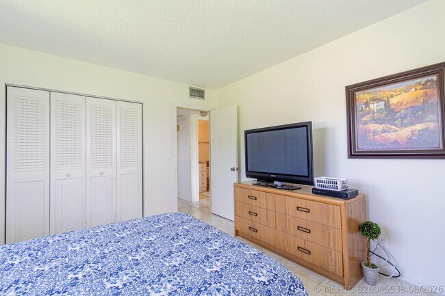 Building Photo - 158 Mansfield D