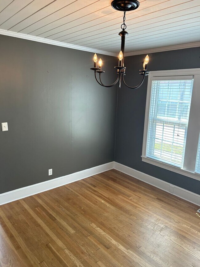 Building Photo - CHARMER LOCATED IN THE HEART OF DOWNTOWN CONWAY