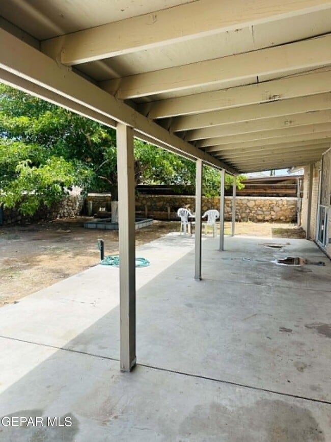 Building Photo - 11733 Lorri Dr