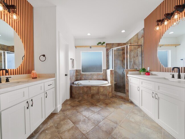 Building Photo - 907 Hartman St