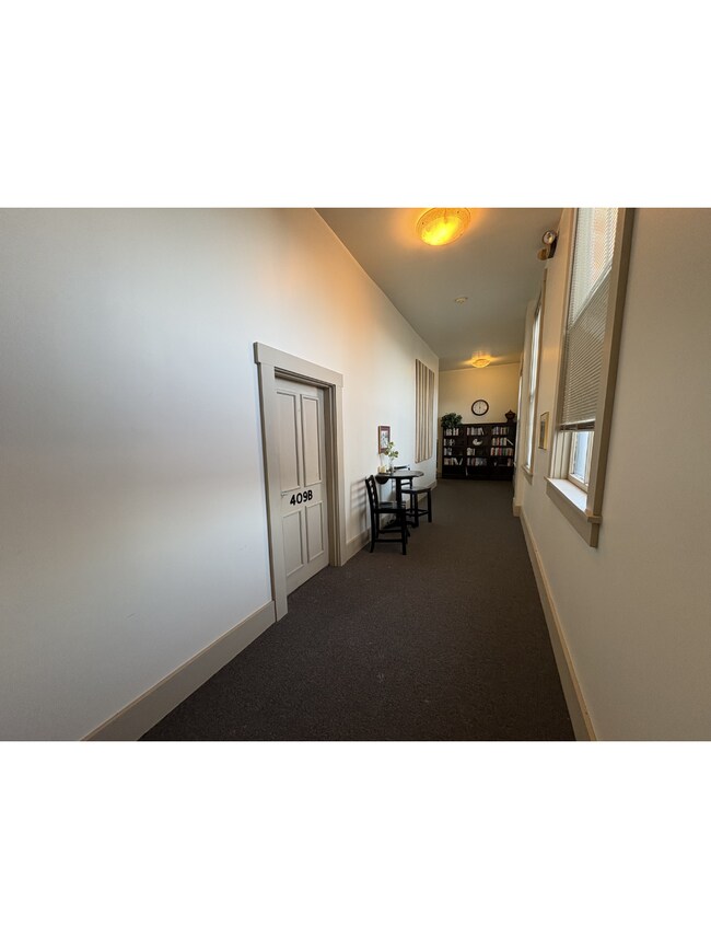 Building Photo - 6th Street Apartments