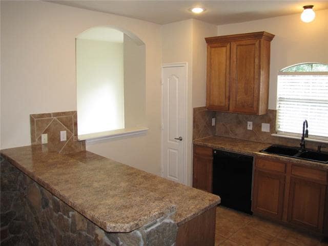 Building Photo - 5890 Grosseto Dr