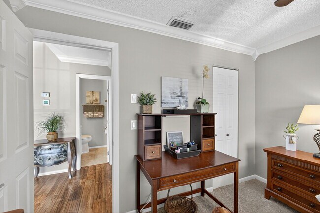 Building Photo - 202 Pinecrest Cir