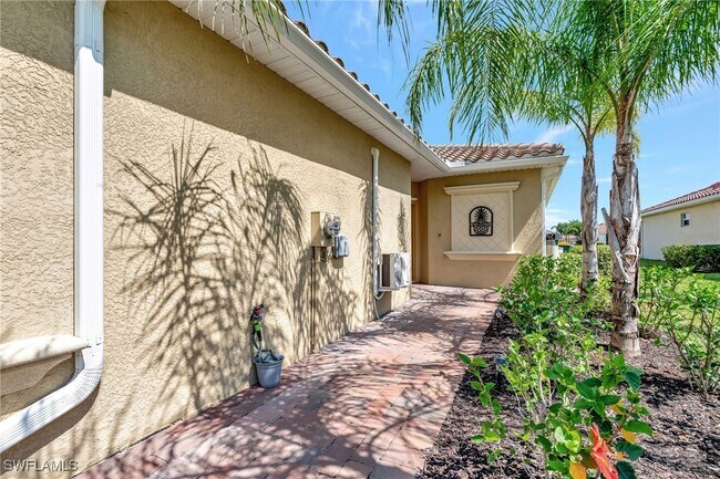 Building Photo - 2065 Tamarron Ln